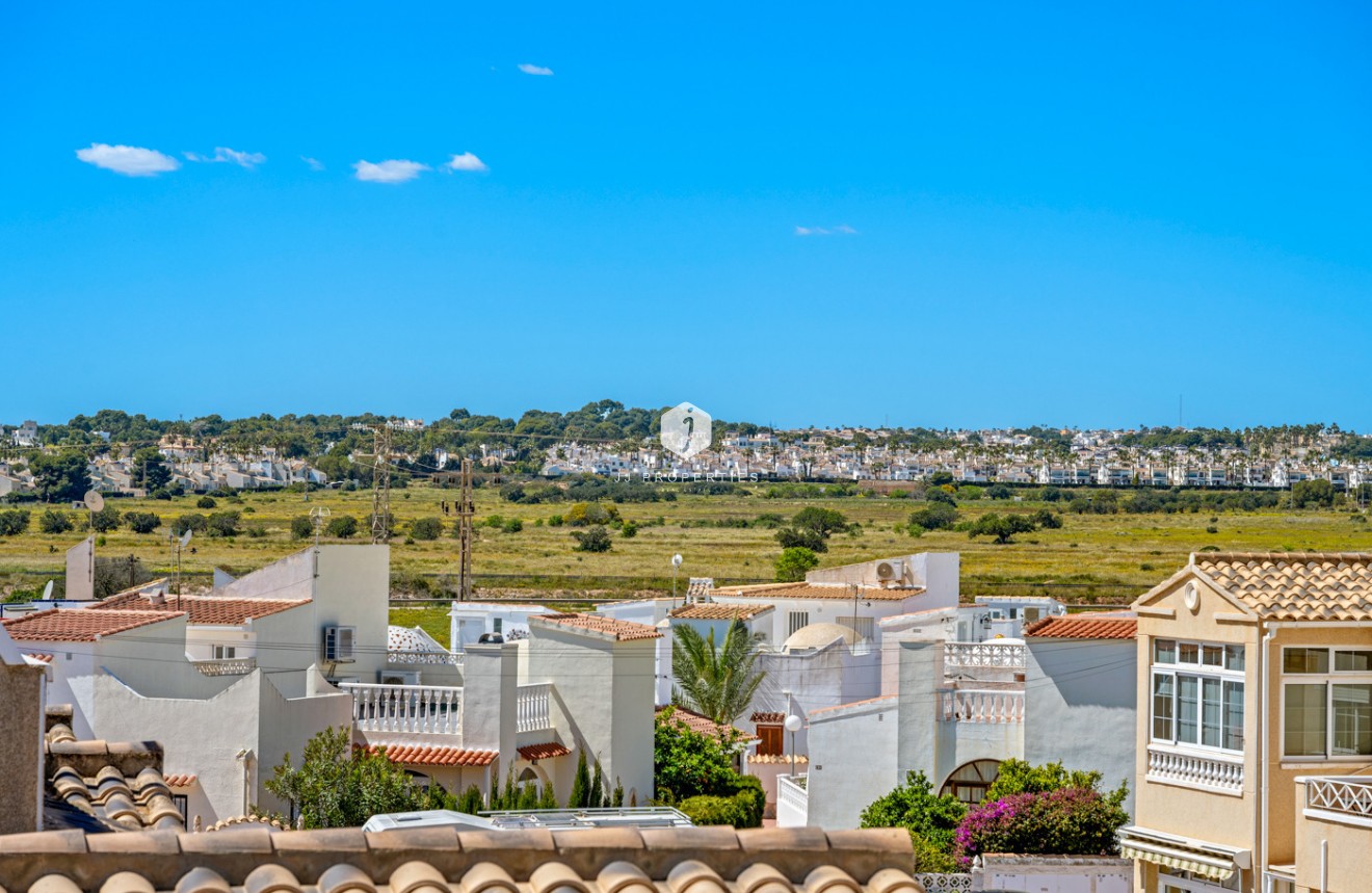 Segunda mano - Bungalow -
Orihuela Costa - Costa Blanca