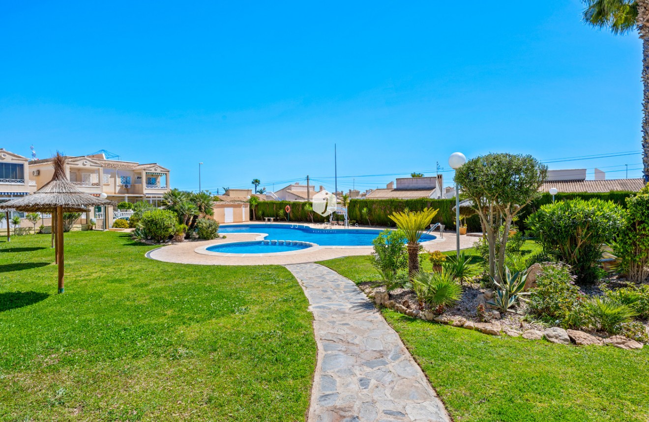 Segunda mano - Bungalow -
Orihuela Costa - Costa Blanca