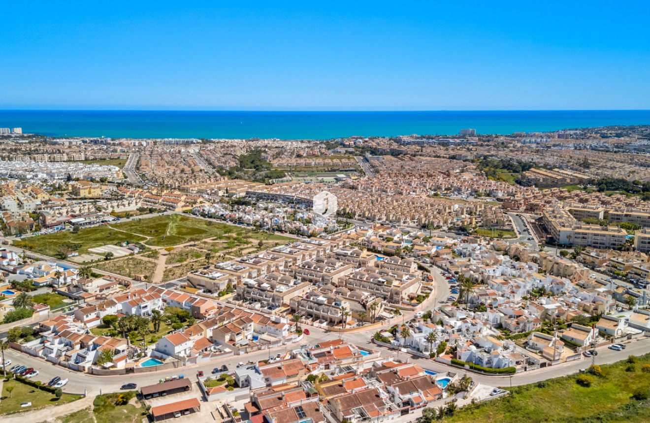 Segunda mano - Bungalow -
Orihuela Costa - Costa Blanca