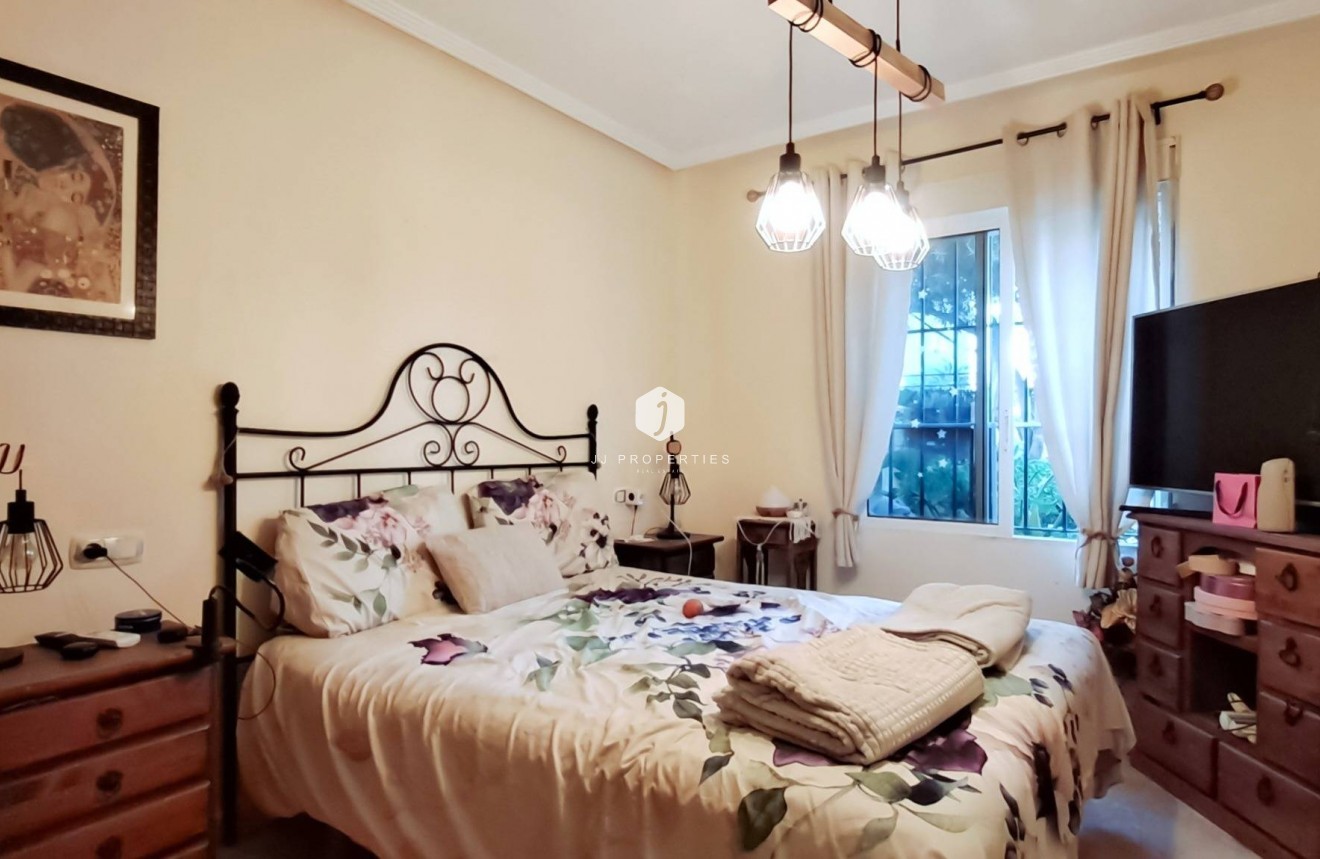 Tweedehands - Chalet -
Torrevieja - Parque Acuático - Sector 25