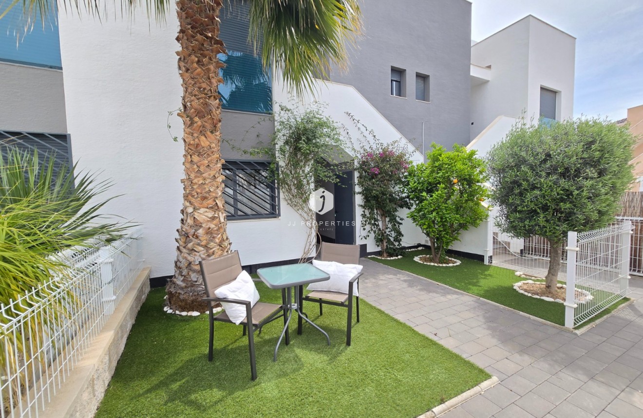 Aus zweiter Hand - Wohnung -
Orihuela Costa - Costa Blanca