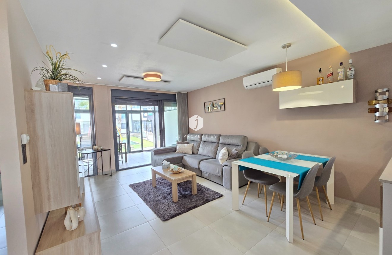 Aus zweiter Hand - Wohnung -
Orihuela Costa - Costa Blanca