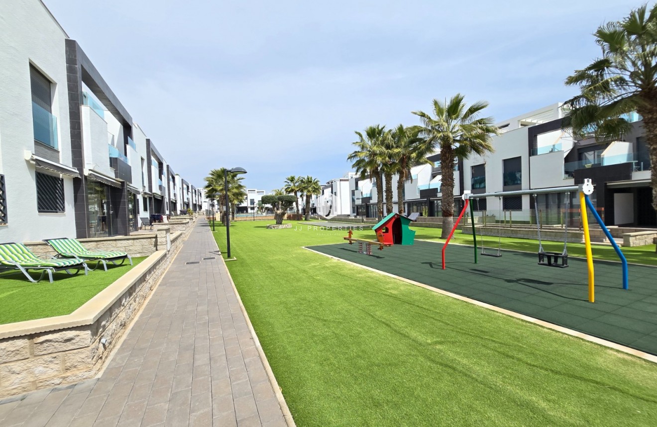 Aus zweiter Hand - Wohnung -
Orihuela Costa - Costa Blanca