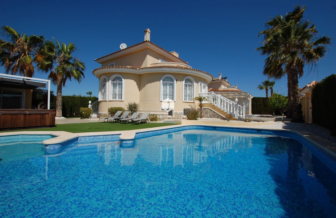 Resale - Villa -
Ciudad Quesada - Costa Blanca