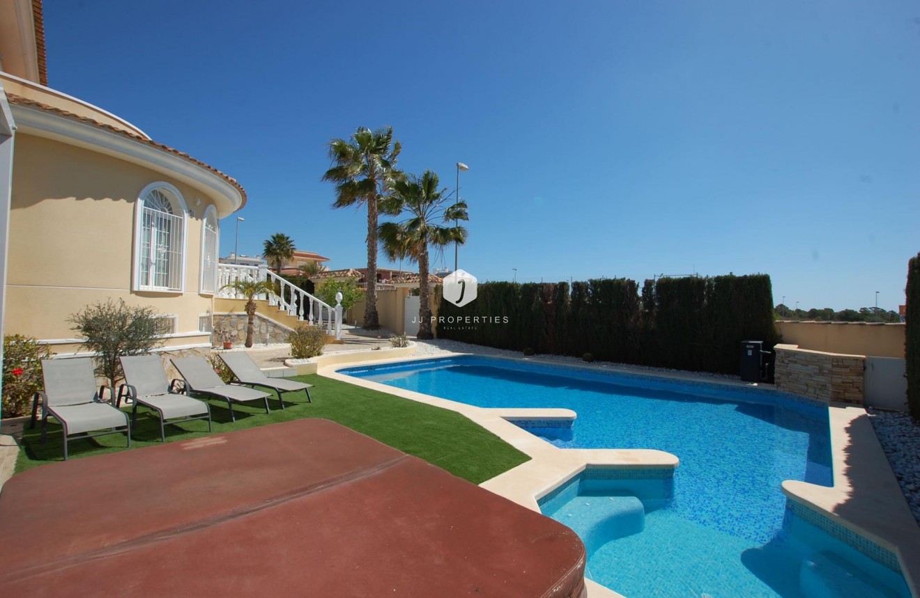 Resale - Villa -
Ciudad Quesada - Costa Blanca