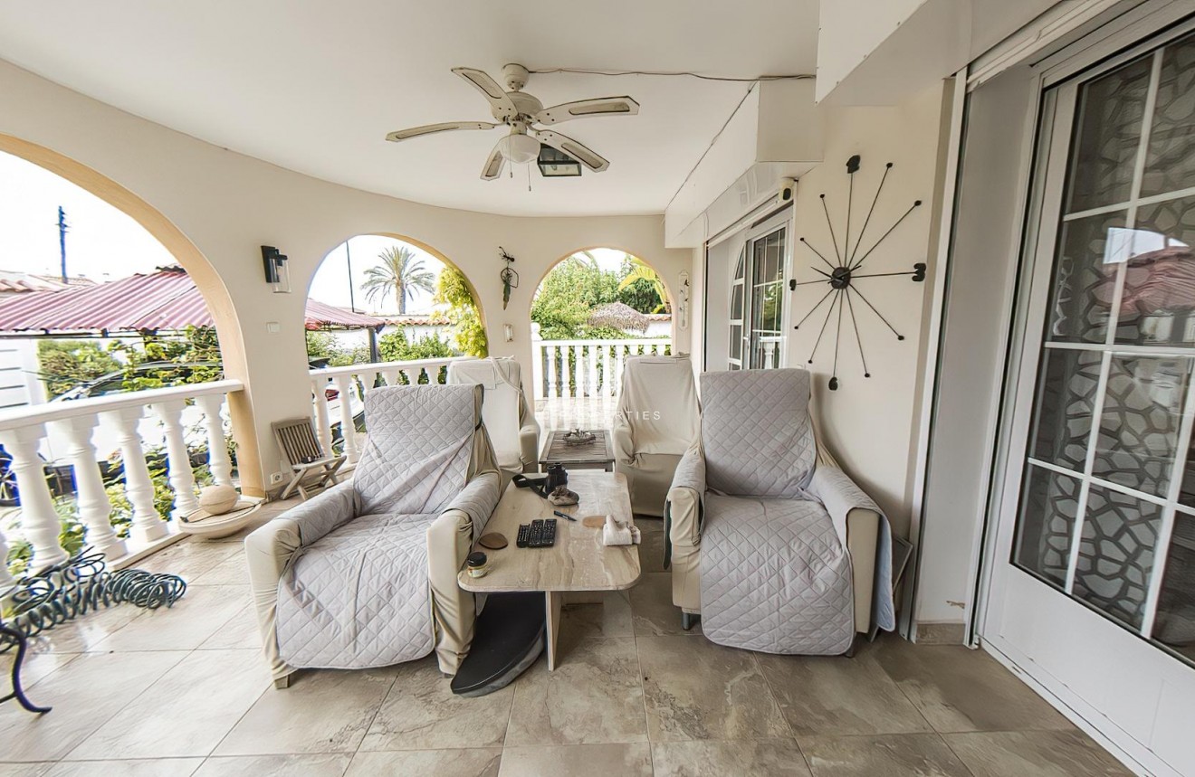 Resale - Villa -
Torrevieja - Costa Blanca