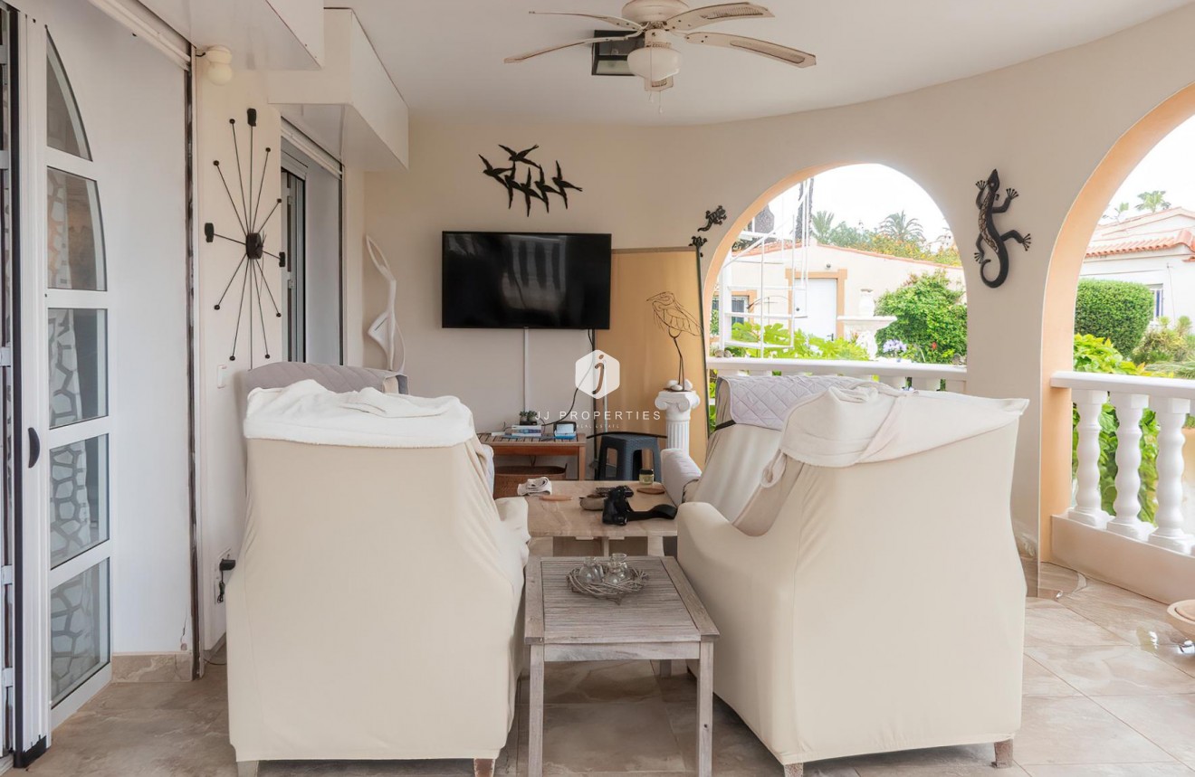 Resale - Villa -
Torrevieja - Costa Blanca