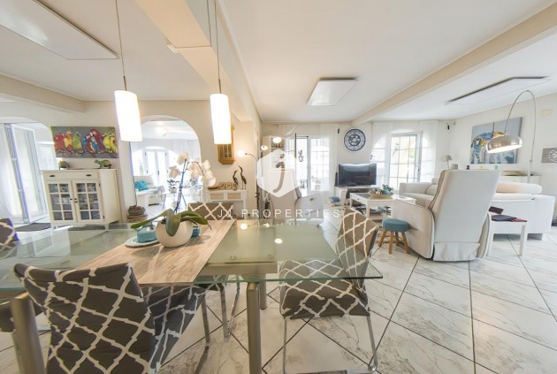 Resale - Villa -
Torrevieja - Costa Blanca