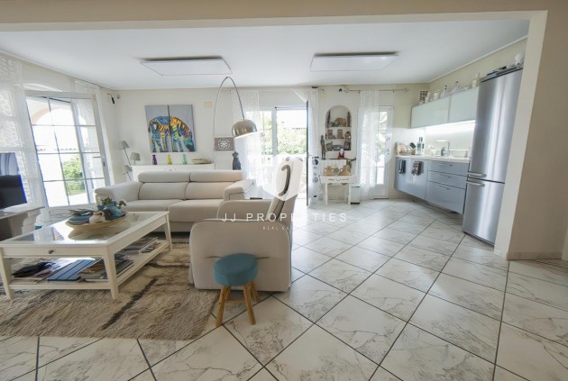 Resale - Villa -
Torrevieja - Costa Blanca