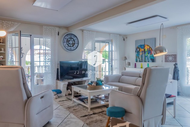 Resale - Villa -
Torrevieja - Costa Blanca