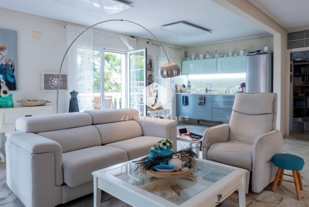 Resale - Villa -
Torrevieja - Costa Blanca