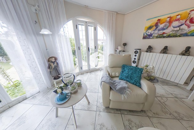 Resale - Villa -
Torrevieja - Costa Blanca