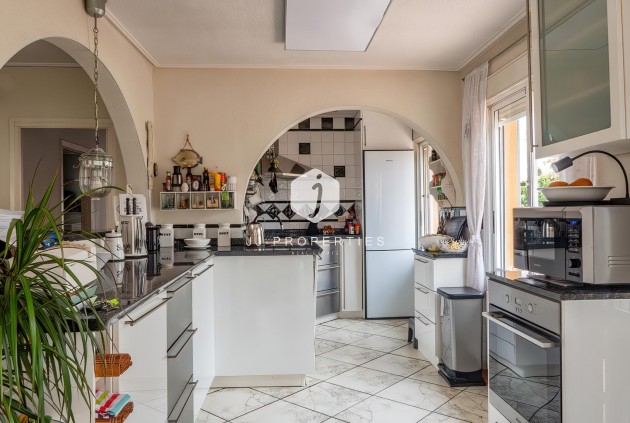 Resale - Villa -
Torrevieja - Costa Blanca