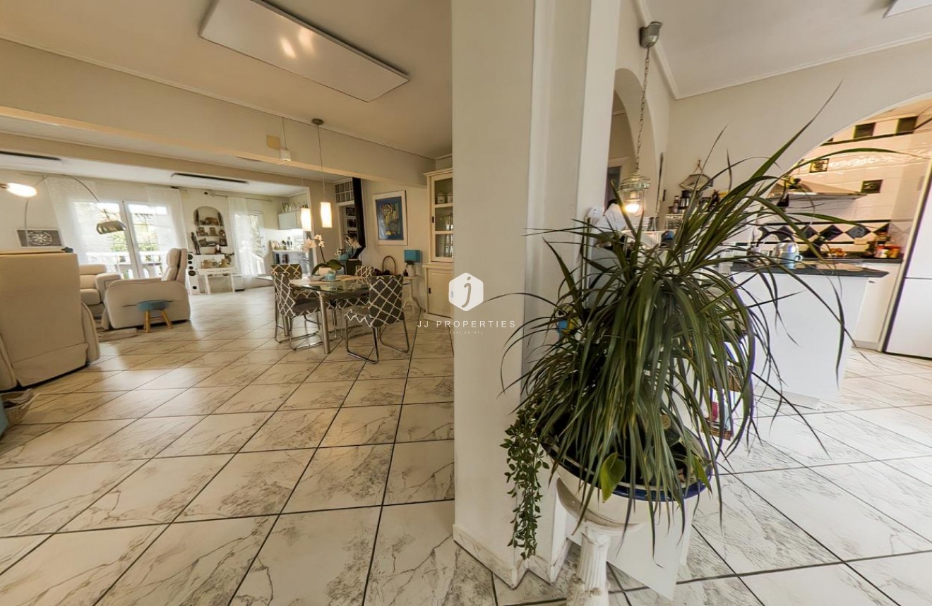 Resale - Villa -
Torrevieja - Costa Blanca