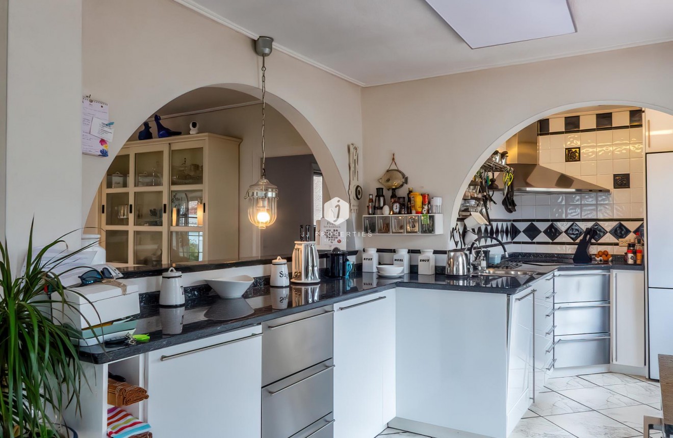 Resale - Villa -
Torrevieja - Costa Blanca