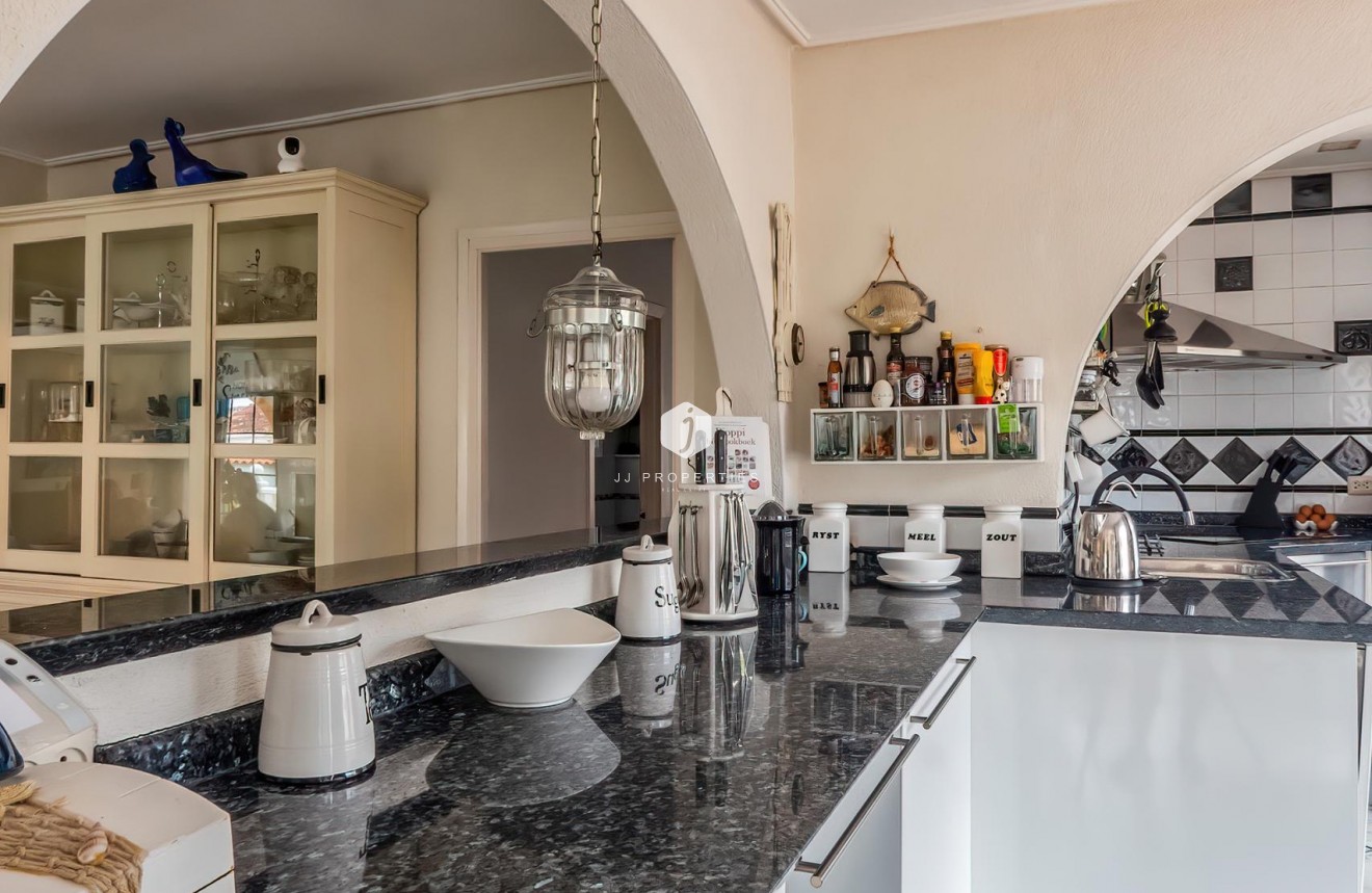 Resale - Villa -
Torrevieja - Costa Blanca