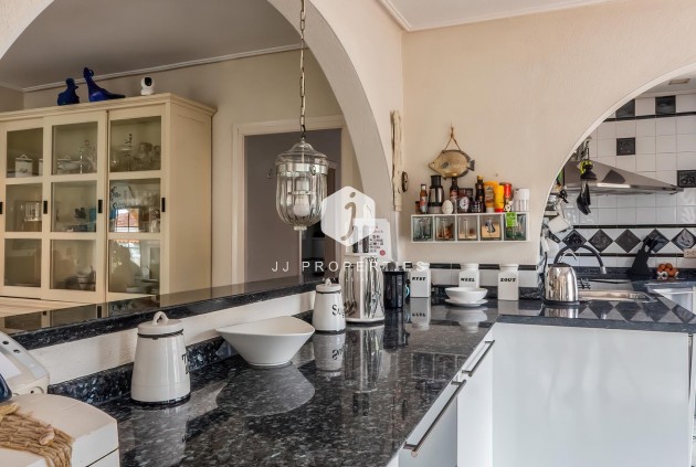 Resale - Villa -
Torrevieja - Costa Blanca