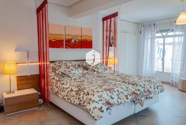 Resale - Villa -
Torrevieja - Costa Blanca