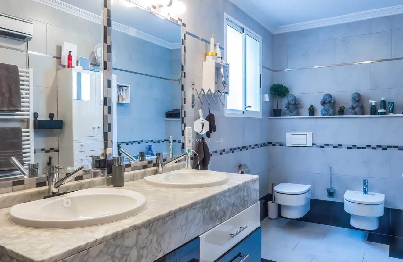 Resale - Villa -
Torrevieja - Costa Blanca