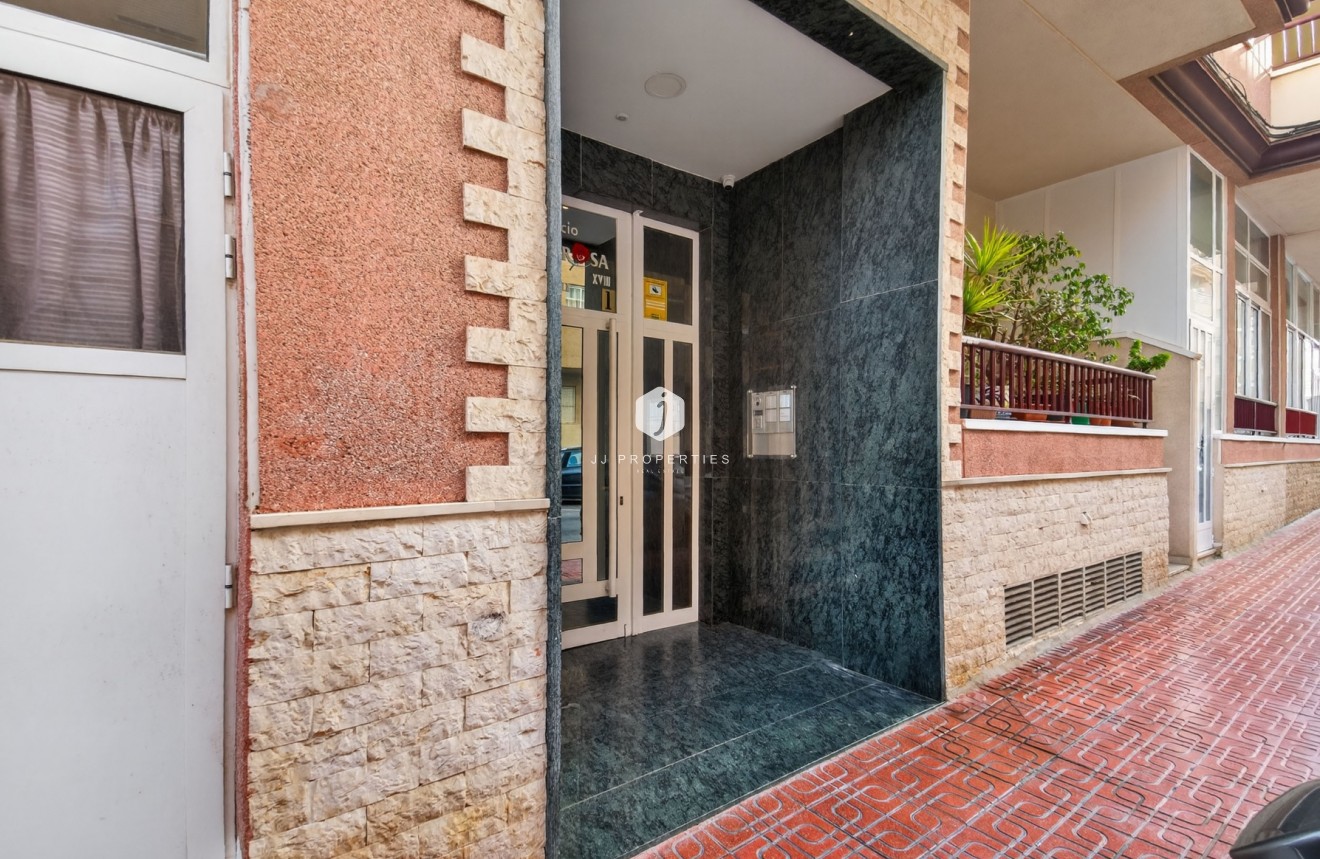 Resale - Apartment / flat -
Torrevieja - Parque las naciones