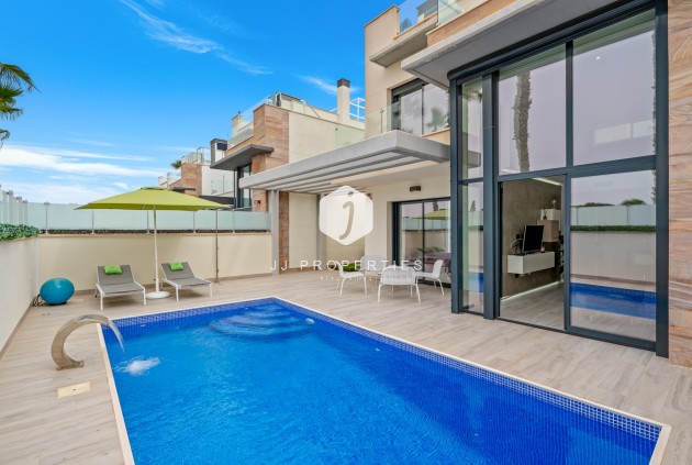 Resale - Villa -
Orihuela Costa - Cabo Roig