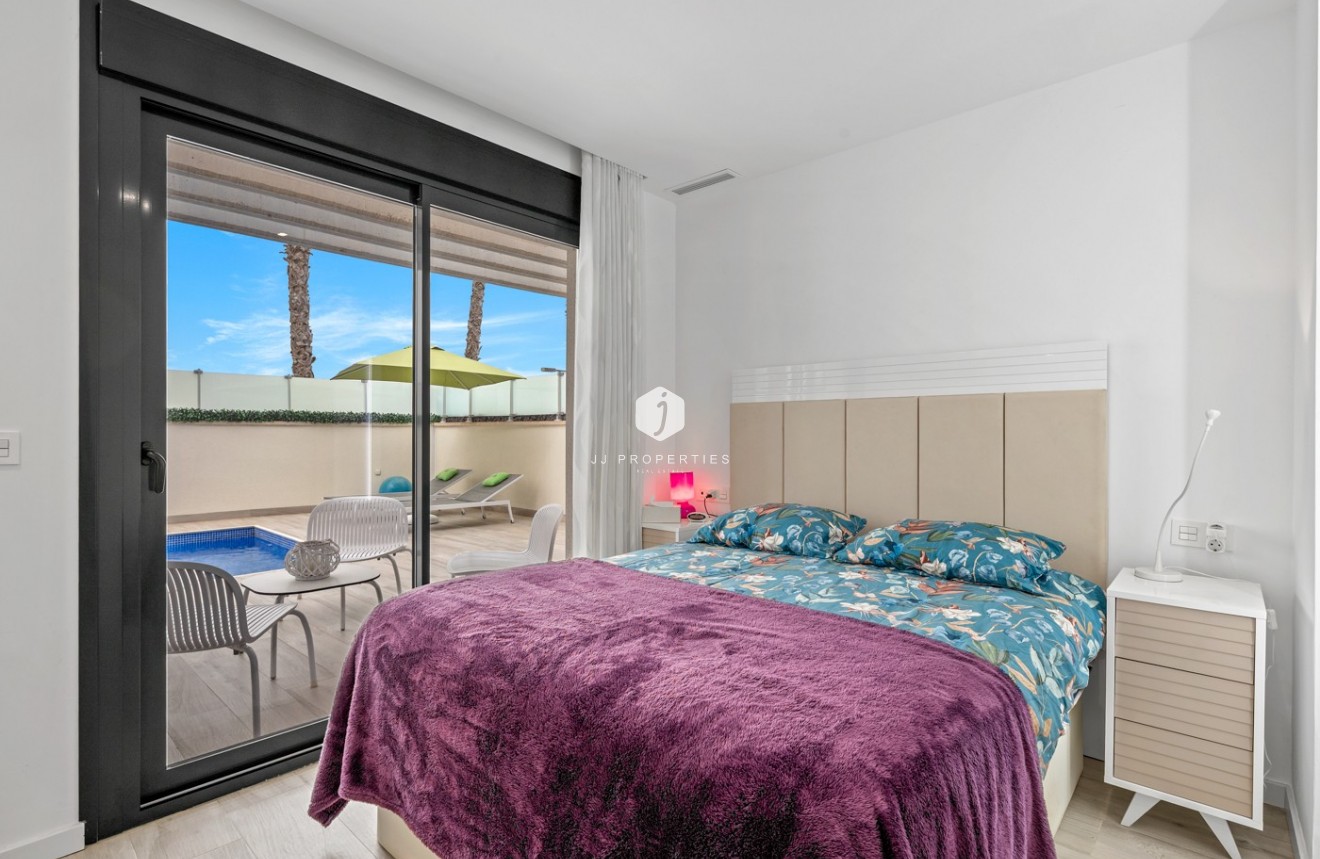 Resale - Villa -
Orihuela Costa - Cabo Roig