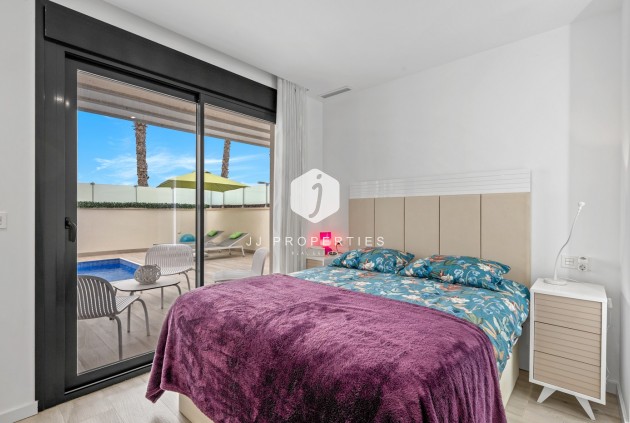 Resale - Villa -
Orihuela Costa - Cabo Roig