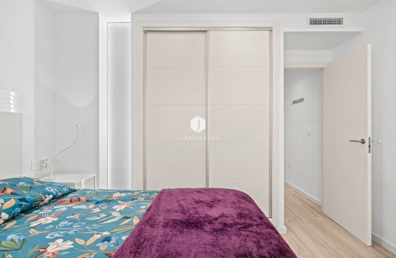 Resale - Villa -
Orihuela Costa - Cabo Roig