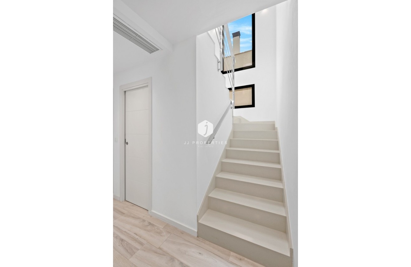 Resale - Villa -
Orihuela Costa - Cabo Roig