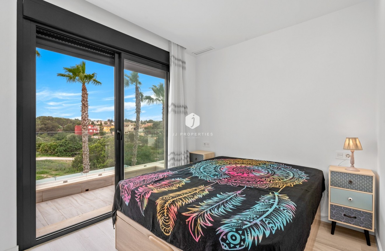 Resale - Villa -
Orihuela Costa - Cabo Roig
