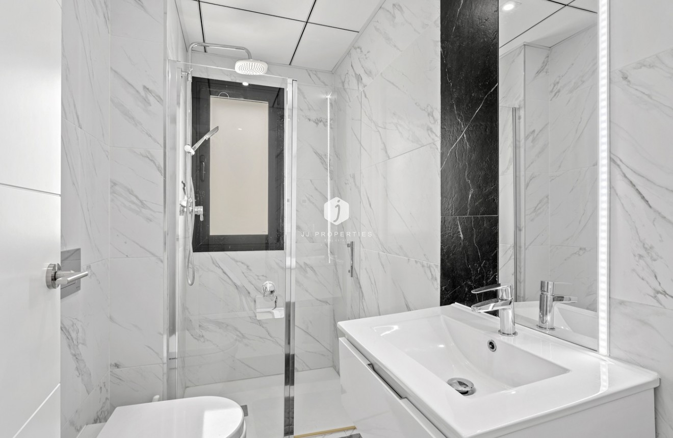 Resale - Villa -
Orihuela Costa - Cabo Roig