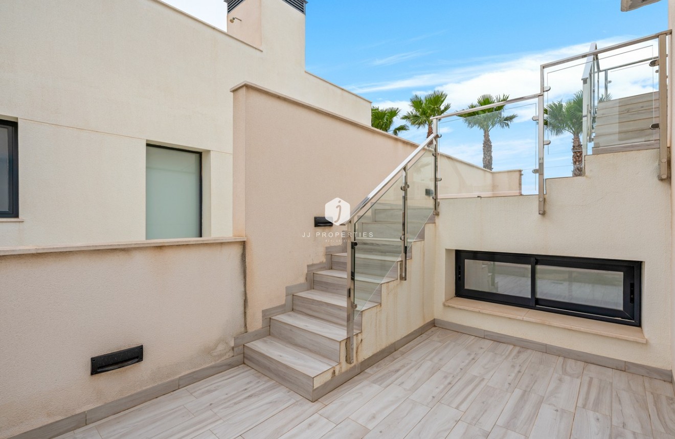 Resale - Villa -
Orihuela Costa - Cabo Roig