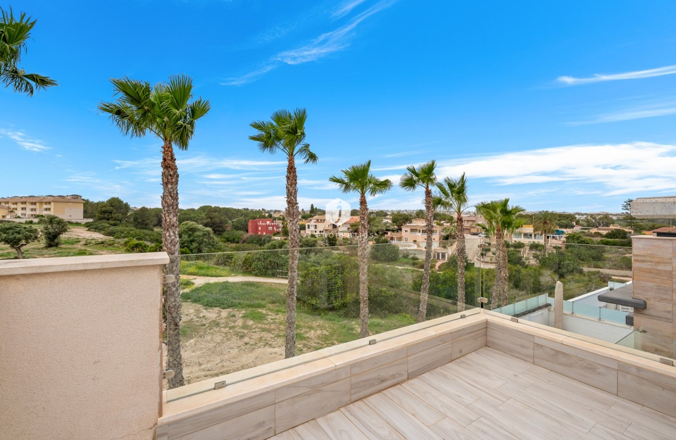 Resale - Villa -
Orihuela Costa - Cabo Roig