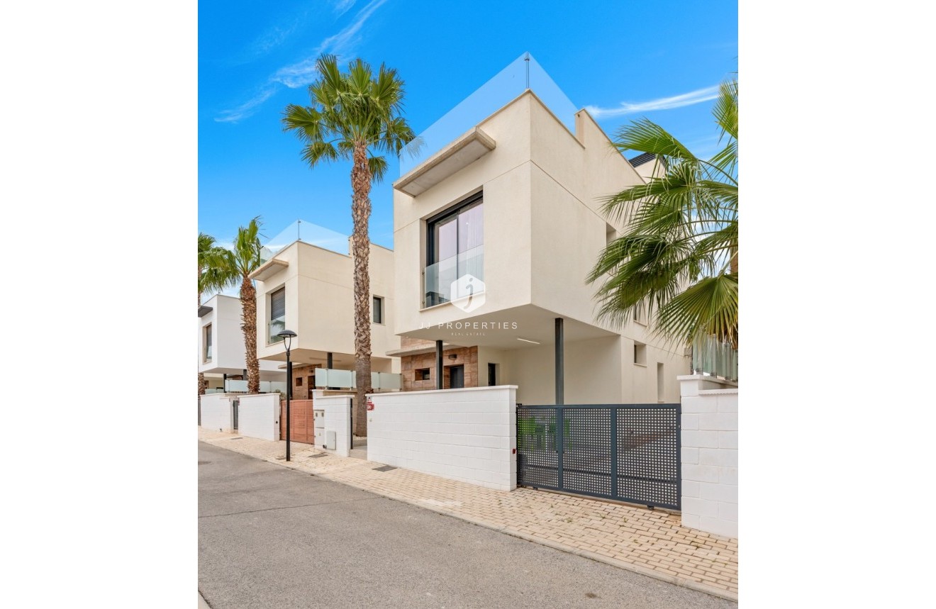 Resale - Villa -
Orihuela Costa - Cabo Roig