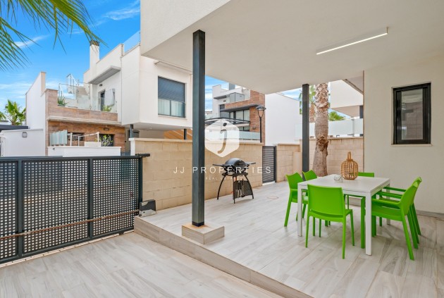 Resale - Villa -
Orihuela Costa - Cabo Roig