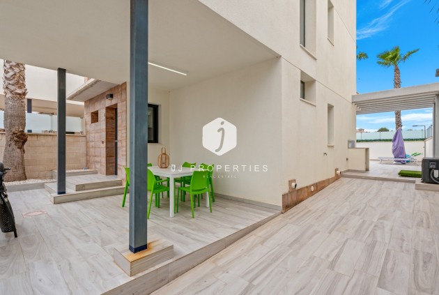 Resale - Villa -
Orihuela Costa - Cabo Roig