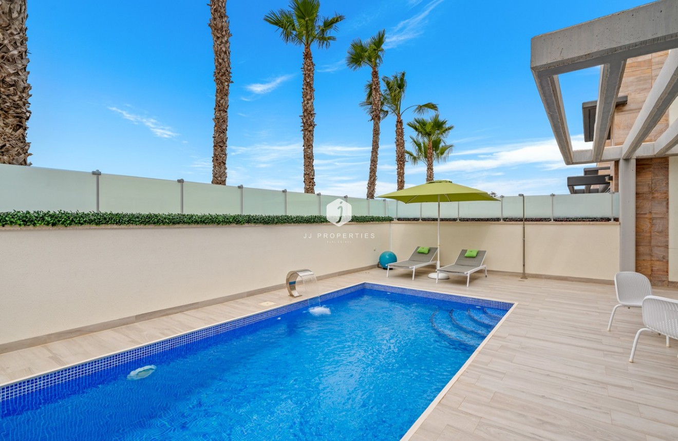 Resale - Villa -
Orihuela Costa - Cabo Roig