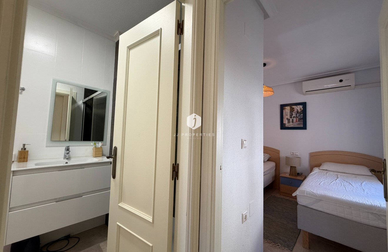 Z drugiej ręki - Mieszkanie w bloku -
Orihuela Costa - Costa Blanca