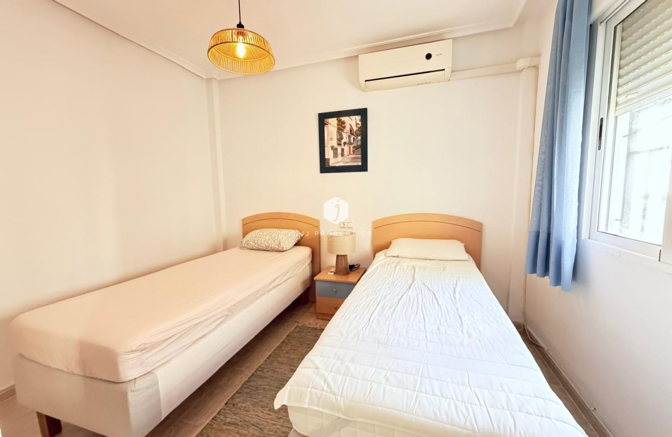 Z drugiej ręki - Mieszkanie w bloku -
Orihuela Costa - Costa Blanca