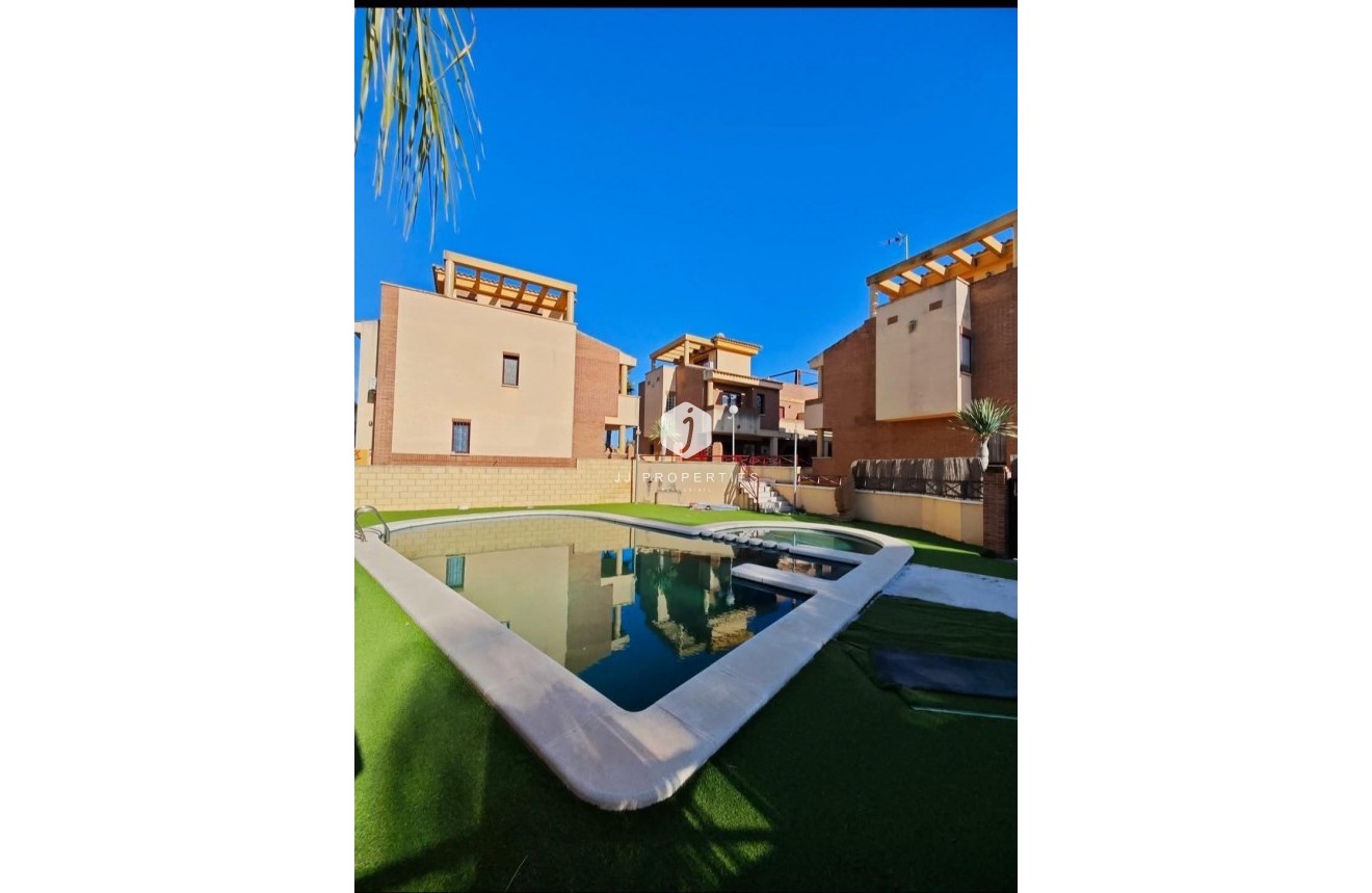 Aus zweiter Hand - Duplex -
Benferri - Comunidad Valenciana