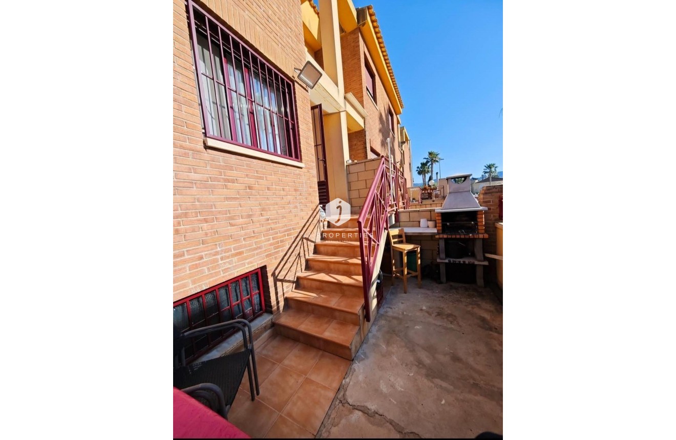 Aus zweiter Hand - Duplex -
Benferri - Comunidad Valenciana