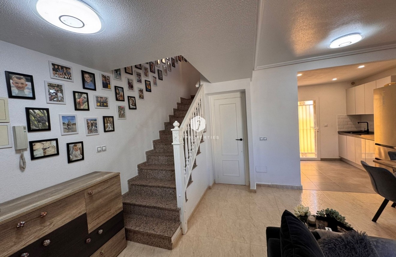 D'occasion - Chalet -
Campoamor - Costa Blanca