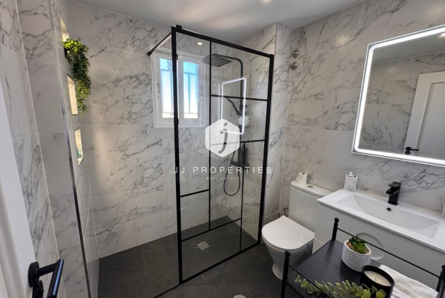 D'occasion - Chalet -
Campoamor - Costa Blanca