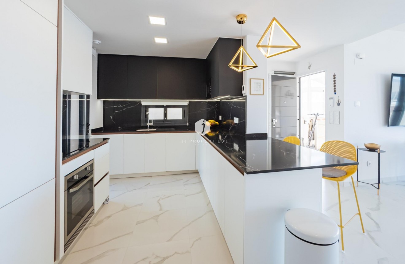 Resale - Apartment / flat -
San Miguel de Salinas - Bellavista