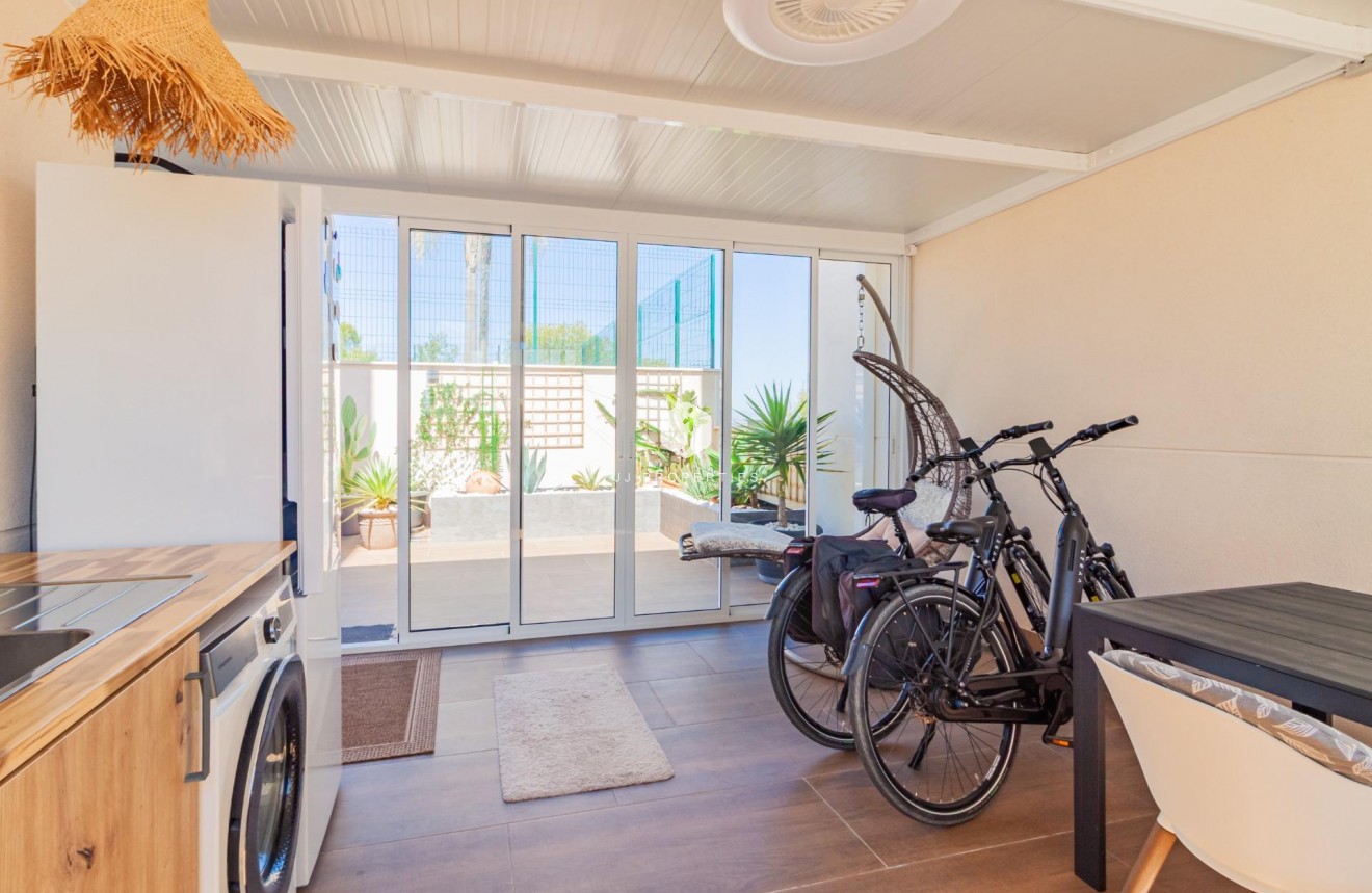 Resale - Apartment / flat -
San Miguel de Salinas - Bellavista