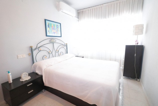 Resale - Apartment / flat -
Torrevieja - Playa de los Naufragos