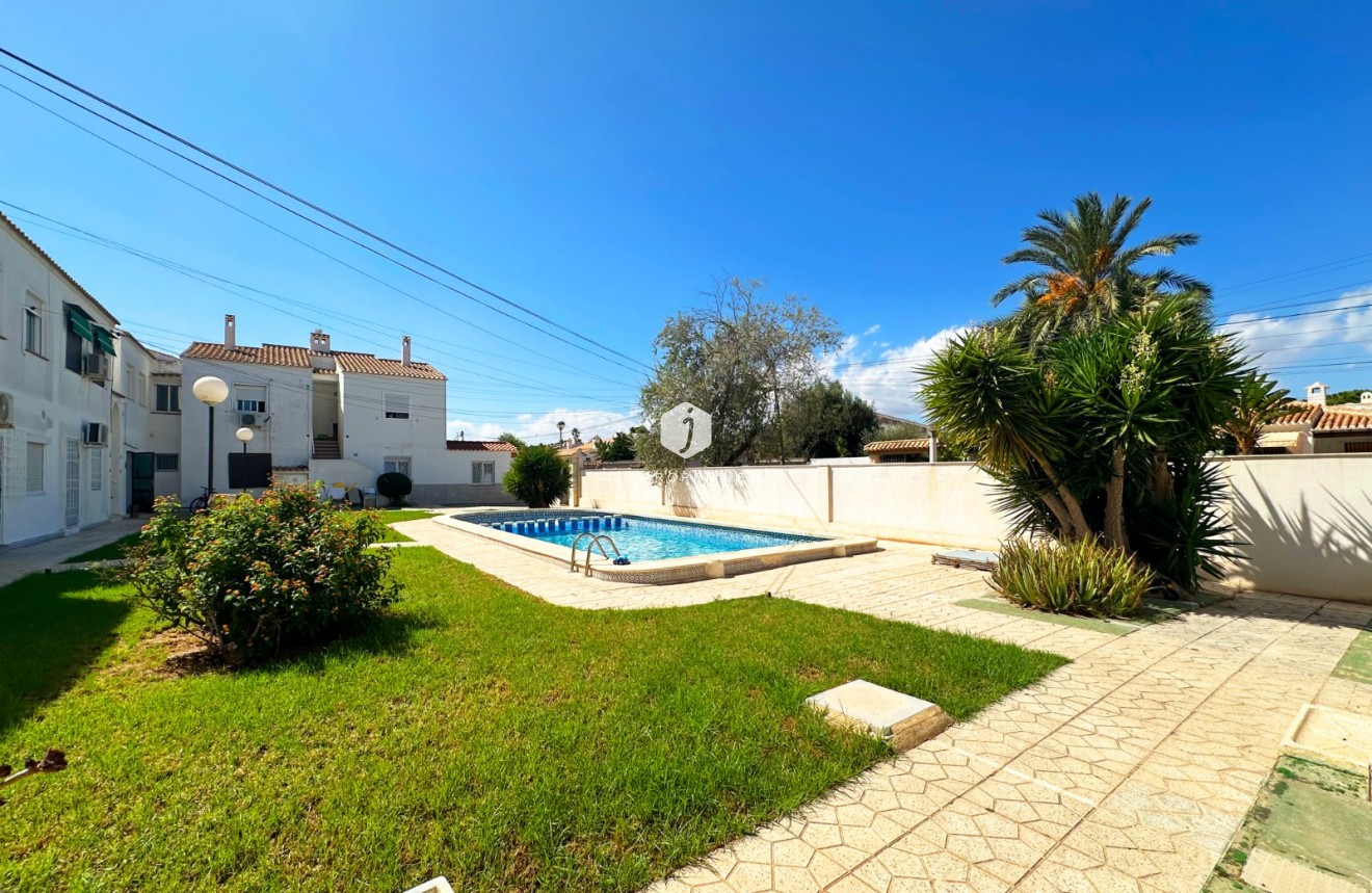 Tweedehands - Bungalow -
Orihuela Costa - Costa Blanca