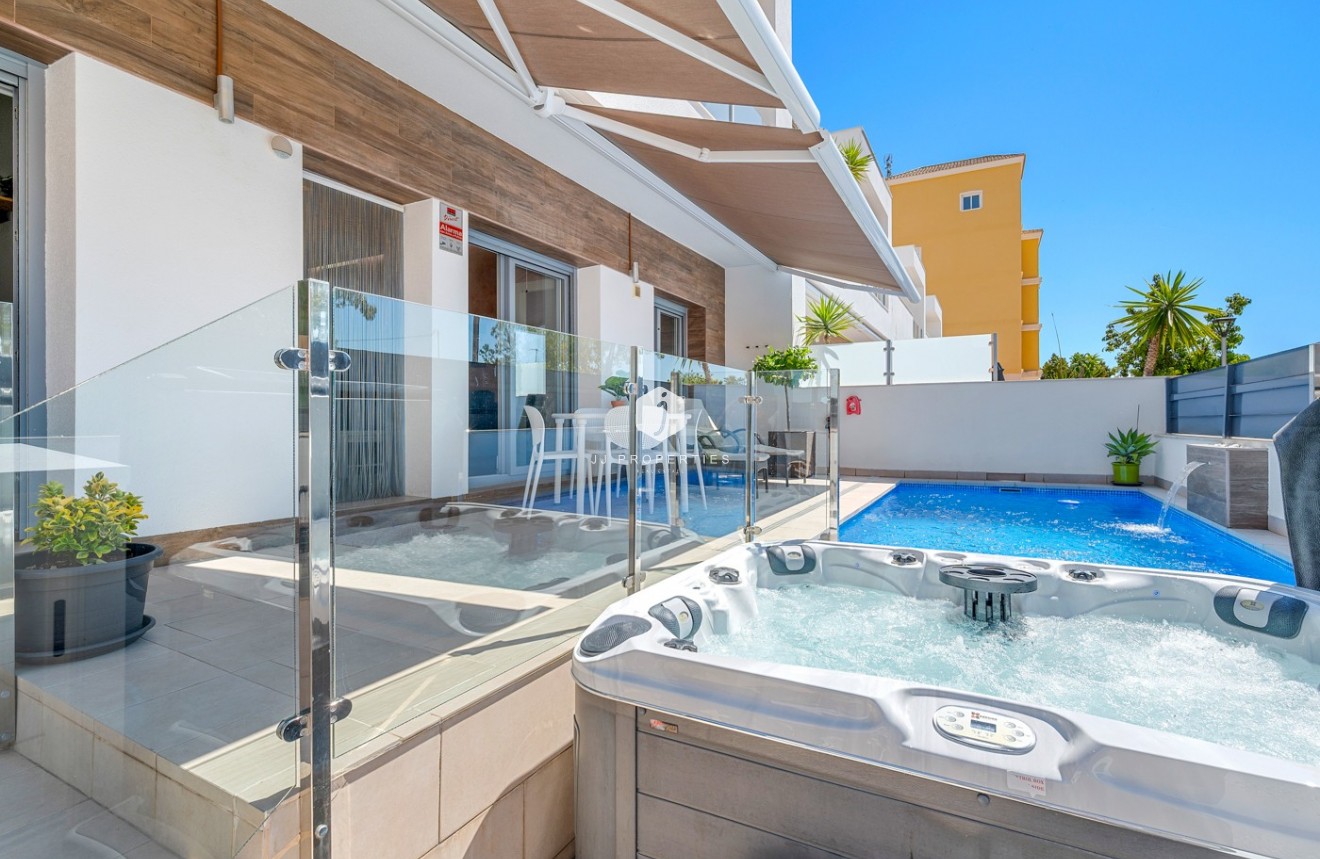 Resale - Chalet -
Formentera del Segura - Costa Blanca