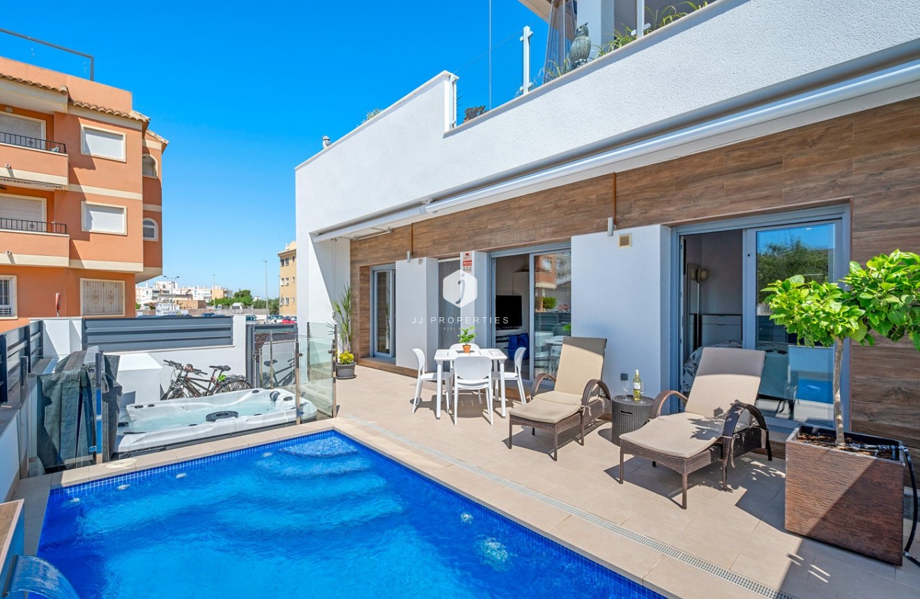Resale - Chalet -
Formentera del Segura - Costa Blanca
