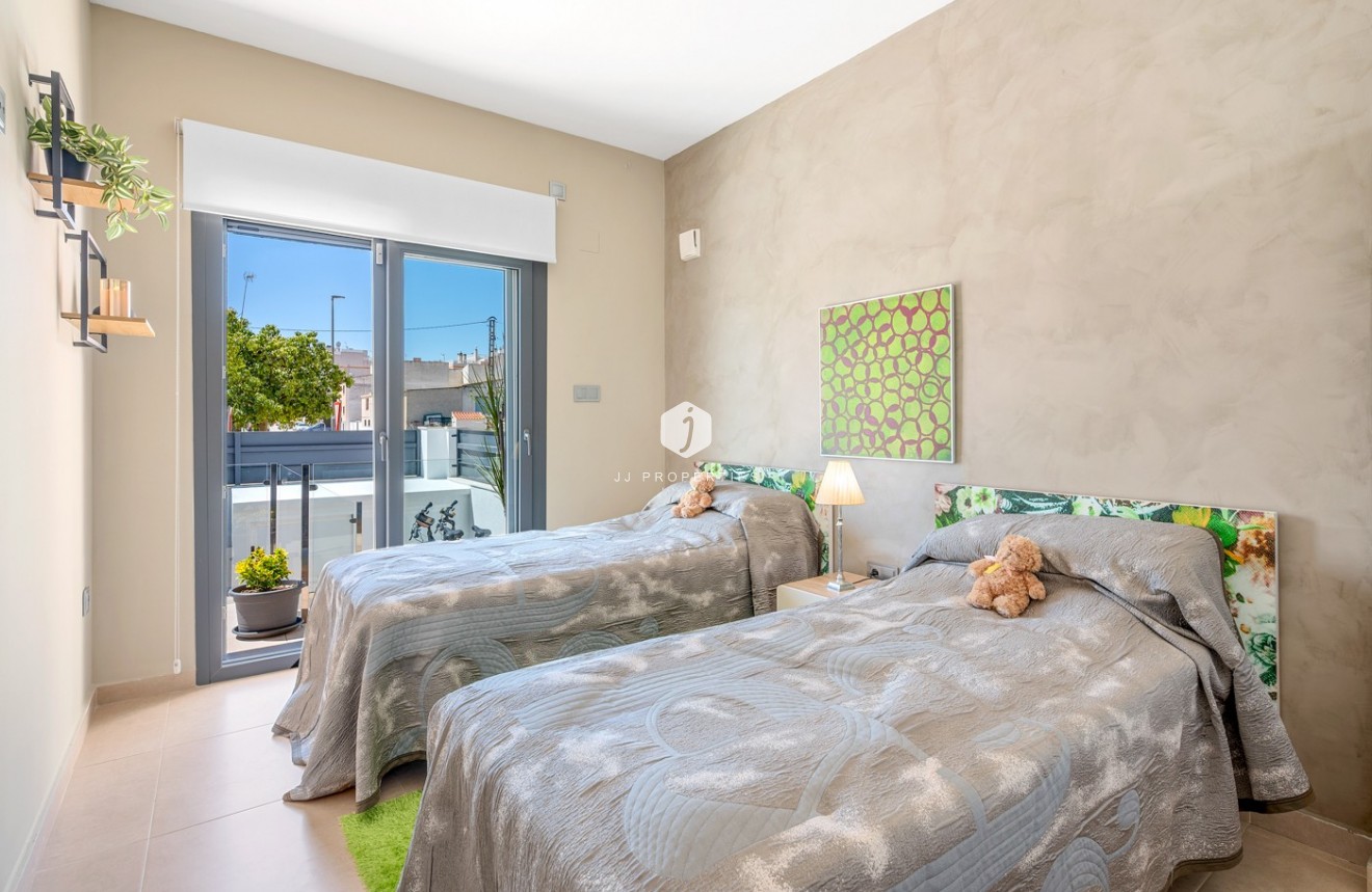 Resale - Chalet -
Formentera del Segura - Costa Blanca